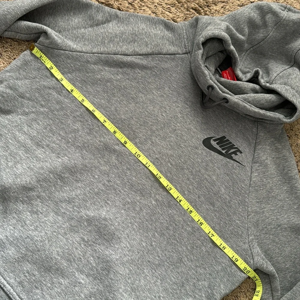 Nike Women’s Warm Hoodie Size M